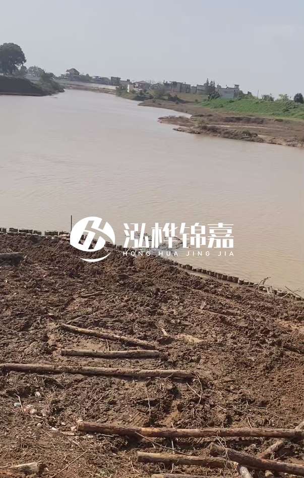 打松木樁施工用什么機(jī)械最好-松木樁施工技術(shù)要求？